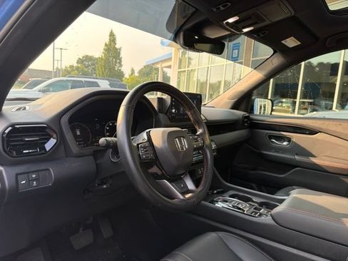 Certified 2025 Honda Pilot TrailSport image 15