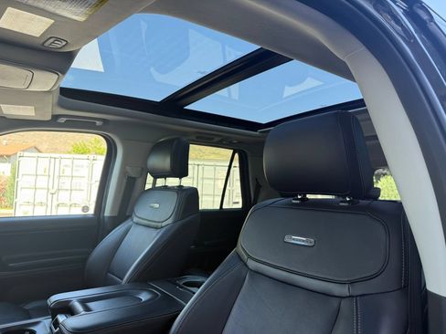 Used 2025 Ford Expedition Platinum AWD/4WD image 22