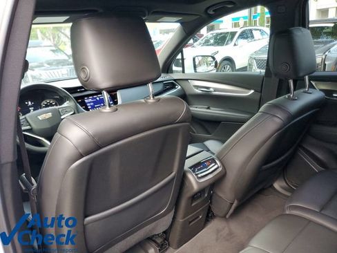 Certified 2024 Cadillac XT6 Luxury FWD image 14