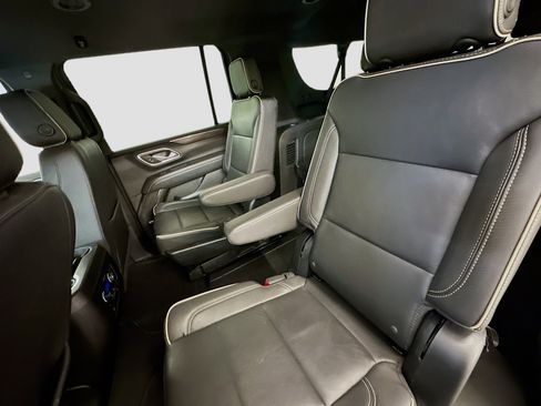 Used 2023 Chevrolet Suburban Premier image 29