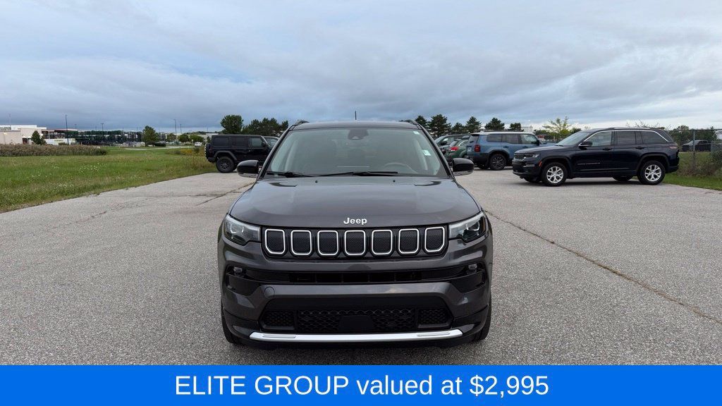 Used 2022 Jeep Compass Limited w/ Elite Group AWD/4WD image 2