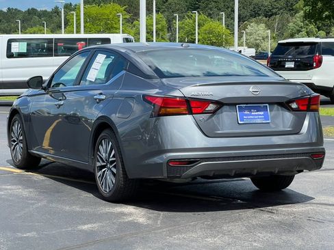 Used 2024 Nissan Altima 2.5 SV FWD image 35