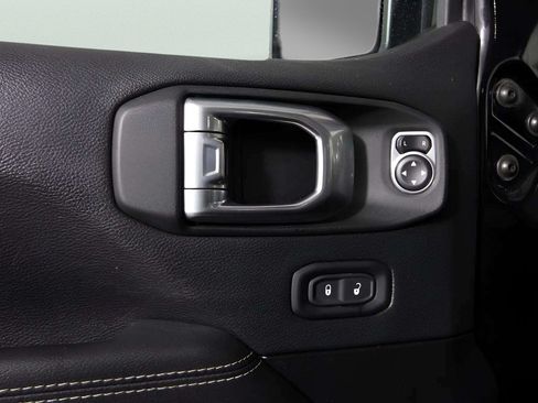 Used 2021 Jeep Wrangler Unlimited Sahara AWD/4WD image 34