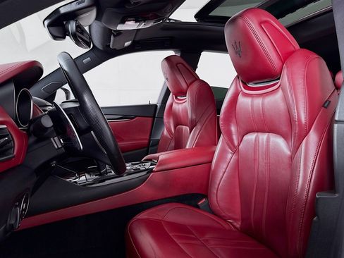 Used 2018 Maserati Levante GranSport image 16