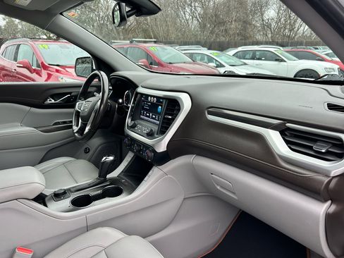 Used 2019 GMC Acadia SLT image 10