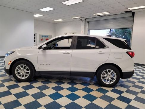 Used 2022 Chevrolet Equinox LT w/ Driver Convenience Package image 7