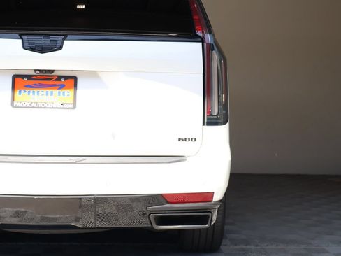 Used 2022 Cadillac Escalade ESV Premium Luxury w/ Performance Package AWD/4WD image 13