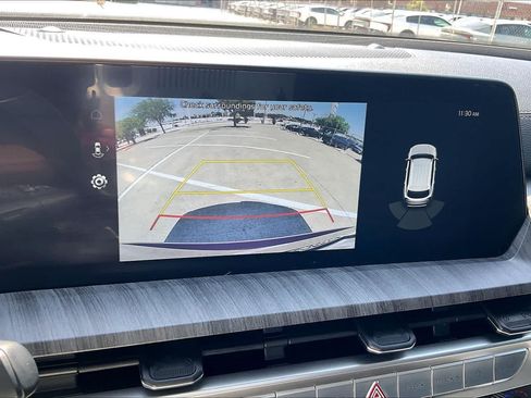 Certified 2024 Kia Telluride EX w/ EX Captain's Chair Package FWD image 24