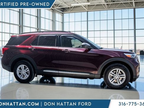 Certified 2022 Ford Explorer XLT w/ Class IV Trailer Tow Package AWD/4WD image 36