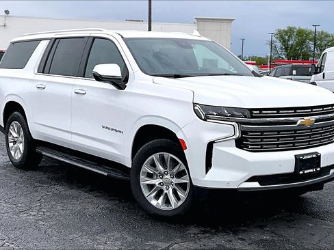 Used 2023 Chevrolet Suburban Premier AWD/4WD image 38