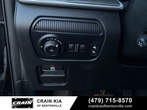 Used 2022 Jeep Wagoneer Series III RWD image 12