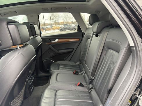 Used 2021 Audi Q5 Premium w/ Convenience Package image 19
