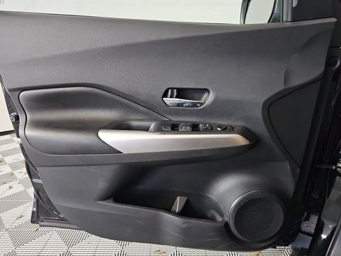 Used 2020 Nissan Kicks SR w/ SR Premium Package FWD image 24