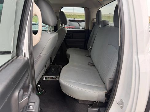 Used 2017 RAM 1500 Express RWD image 12