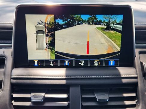 Used 2021 GMC Yukon SLT w/ SLT Premium Package RWD image 18