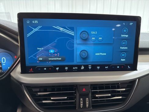 Used 2025 Ford Escape Platinum w/ Premium Technology Package image 28