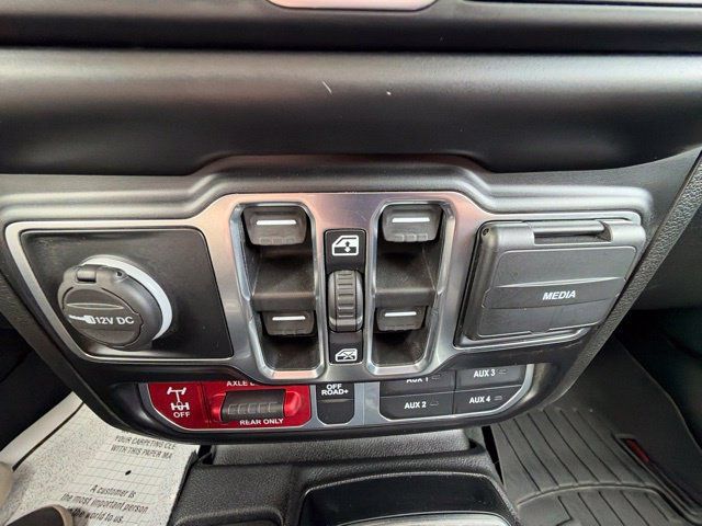 Used 2022 Jeep Gladiator Mojave w/ Cold Weather Group AWD/4WD image 19