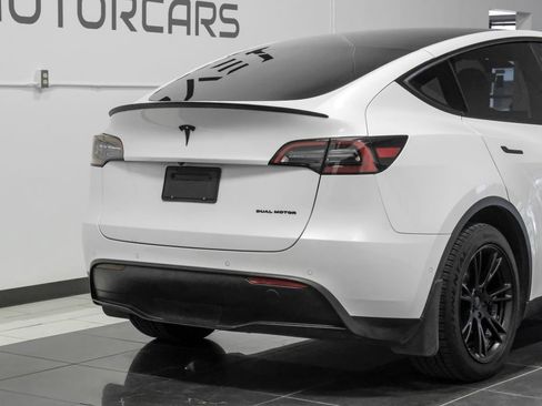 Used 2021 Tesla Model Y Long Range AWD/4WD image 14
