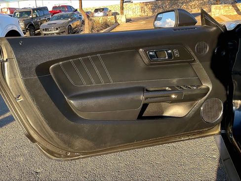 Used 2017 Ford Mustang GT Premium image 19