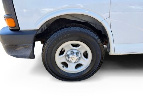 Used 2007 Chevrolet Express 1500 Passenger RWD image 9