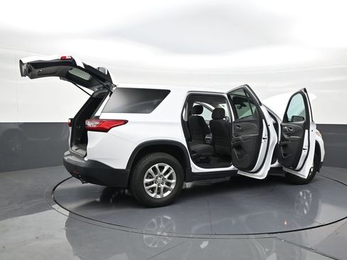 Used 2020 Chevrolet Traverse LS FWD image 28