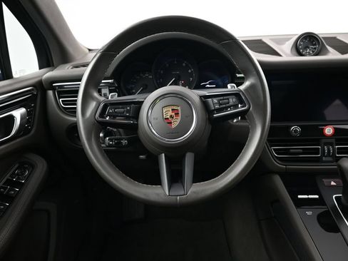Certified 2023 Porsche Macan AWD/4WD image 13