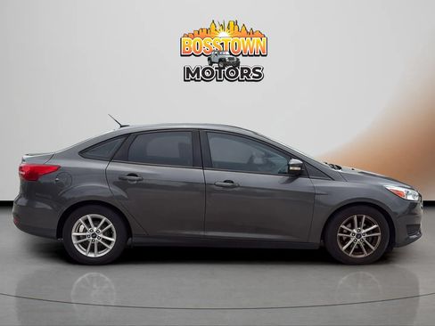 Used 2016 Ford Focus SE FWD image 9