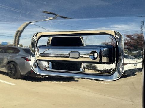 Used 2019 Ford F150 Lariat image 12