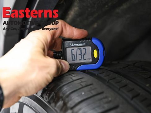 Used 2023 Jeep Grand Cherokee Limited w/ Black Appearance Package AWD/4WD image 27