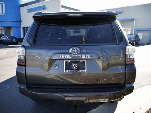 Used 2018 Toyota 4Runner SR5 Premium image 8