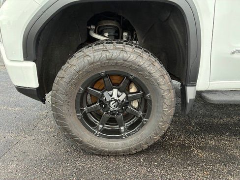 Used 2022 GMC Sierra 1500 AT4 w/ AT4 Premium Package AWD/4WD image 12