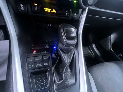 Used 2021 Toyota RAV4 XLE image 29