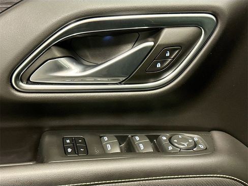 Used 2022 GMC Yukon SLT w/ SLT Premium Package image 20