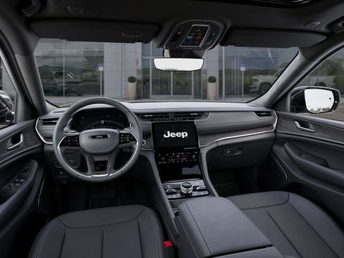 New 2025 Jeep Grand Cherokee Overland w/ Trailer Tow Package AWD/4WD image 14