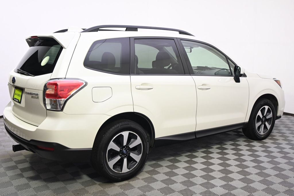 Used 2017 Subaru Forester 2.5i Premium w/ All-Weather Package AWD/4WD image 5