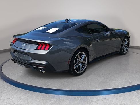 Used 2024 Ford Mustang Coupe RWD image 5