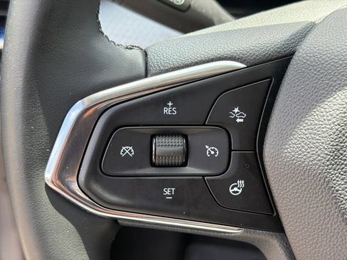 Used 2024 Chevrolet Trax LT w/ LT Convenience Package FWD image 24