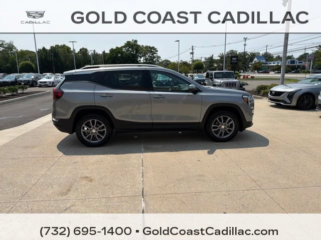 Used 2023 GMC Terrain SLT w/ Tech Package AWD/4WD image 4