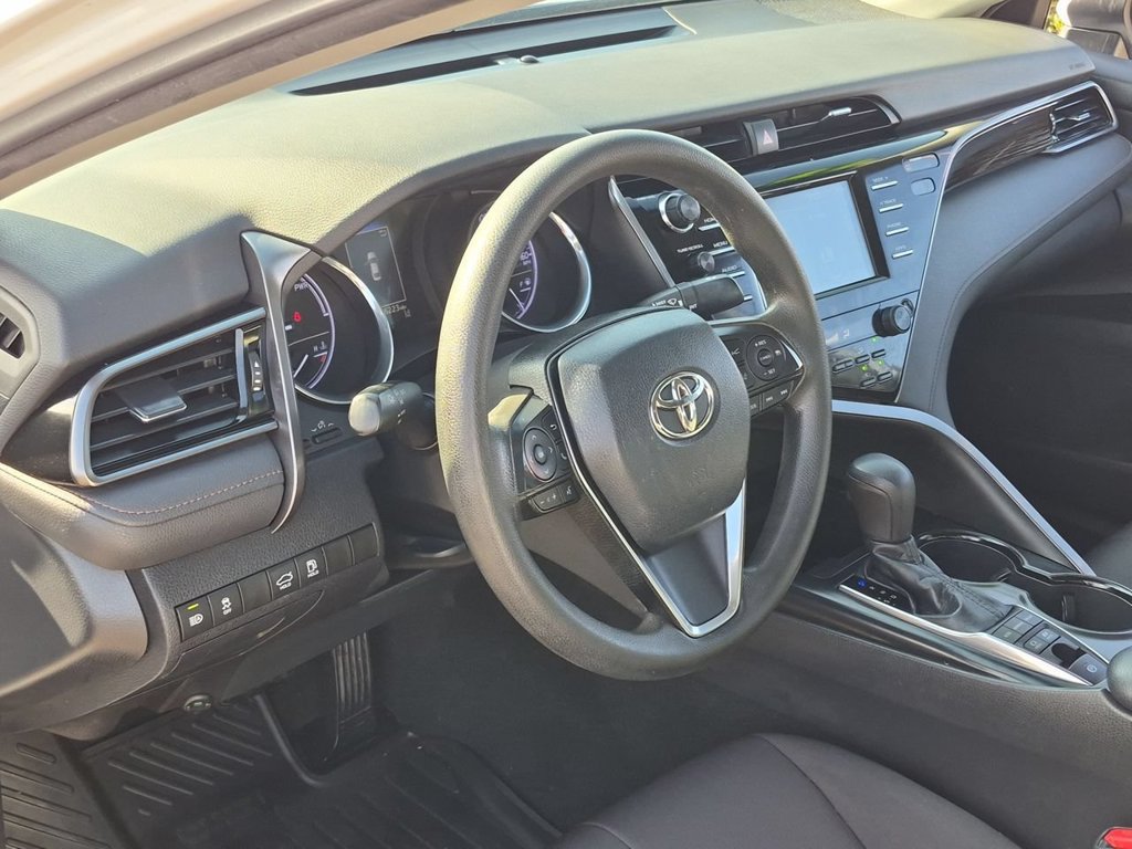 Used 2019 Toyota Camry LE FWD image 10