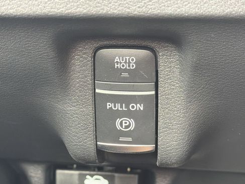 Certified 2025 Nissan Murano SV FWD image 14