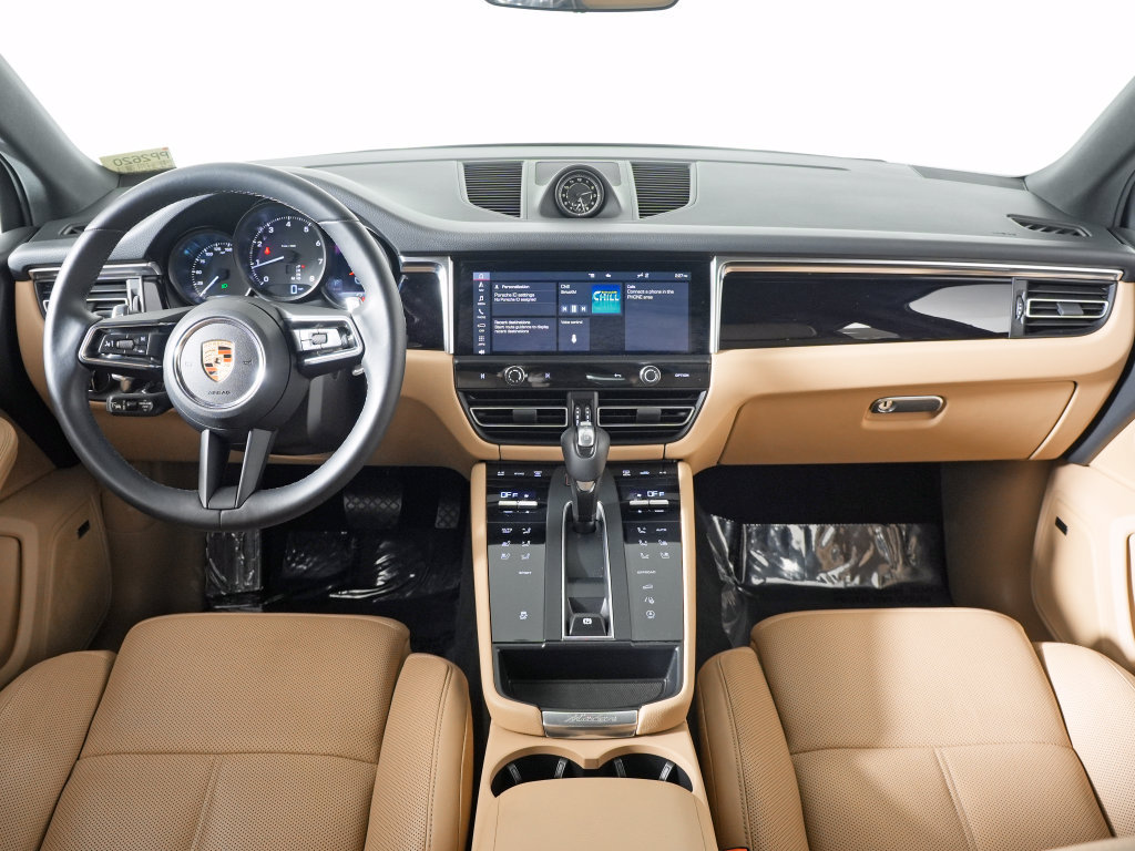 Certified 2024 Porsche Macan w/ Premium Plus Package AWD/4WD image 25