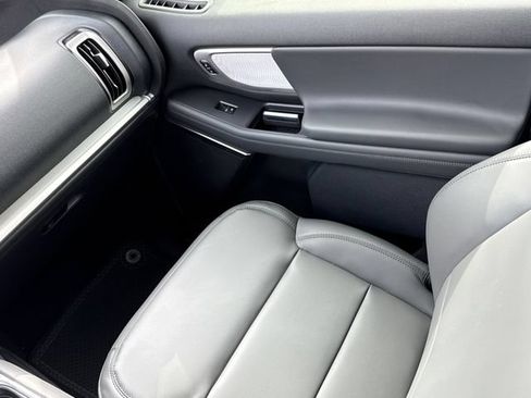 New 2026 Ford Expedition Active RWD image 15