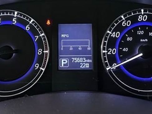 Used 2017 INFINITI QX50 2WD w/ Deluxe Touring Package image 14