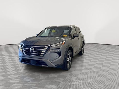 Certified 2025 Nissan Rogue SL w/ SL Premium Package image 5