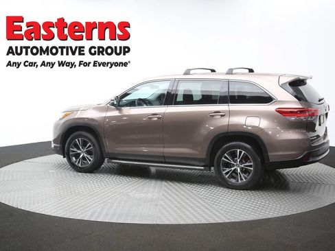 Used 2019 Toyota Highlander LE FWD image 61