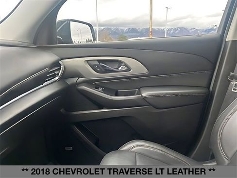 Used 2018 Chevrolet Traverse LT w/ LPO, Black Accent Package image 38