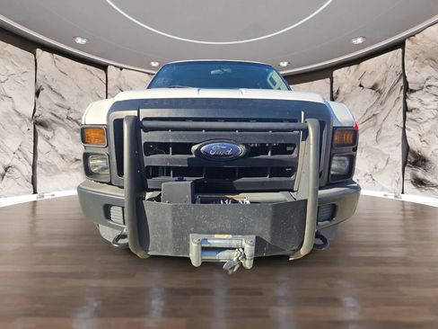 Used 2009 Ford F350 Lariat image 2