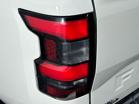 Used 2023 Nissan Frontier SV w/ SV Convenience Package image 35