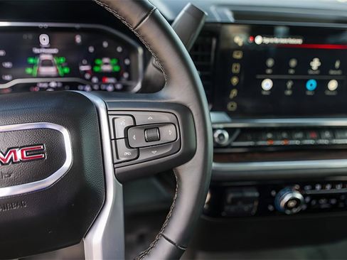 Used 2025 GMC Sierra 1500 SLT image 13