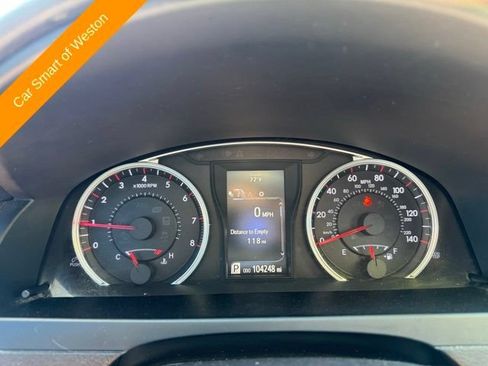 Used 2017 Toyota Camry SE w/ Moonroof Package FWD image 21